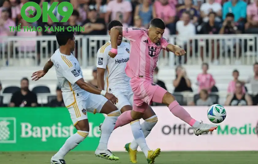 Hiệp 1 diễn ra căng thẳng và chặt chẽ (Ảnh: MLS). Hiệp 1 diễn ra căng thẳng và chặt chẽ (Ảnh: MLS).